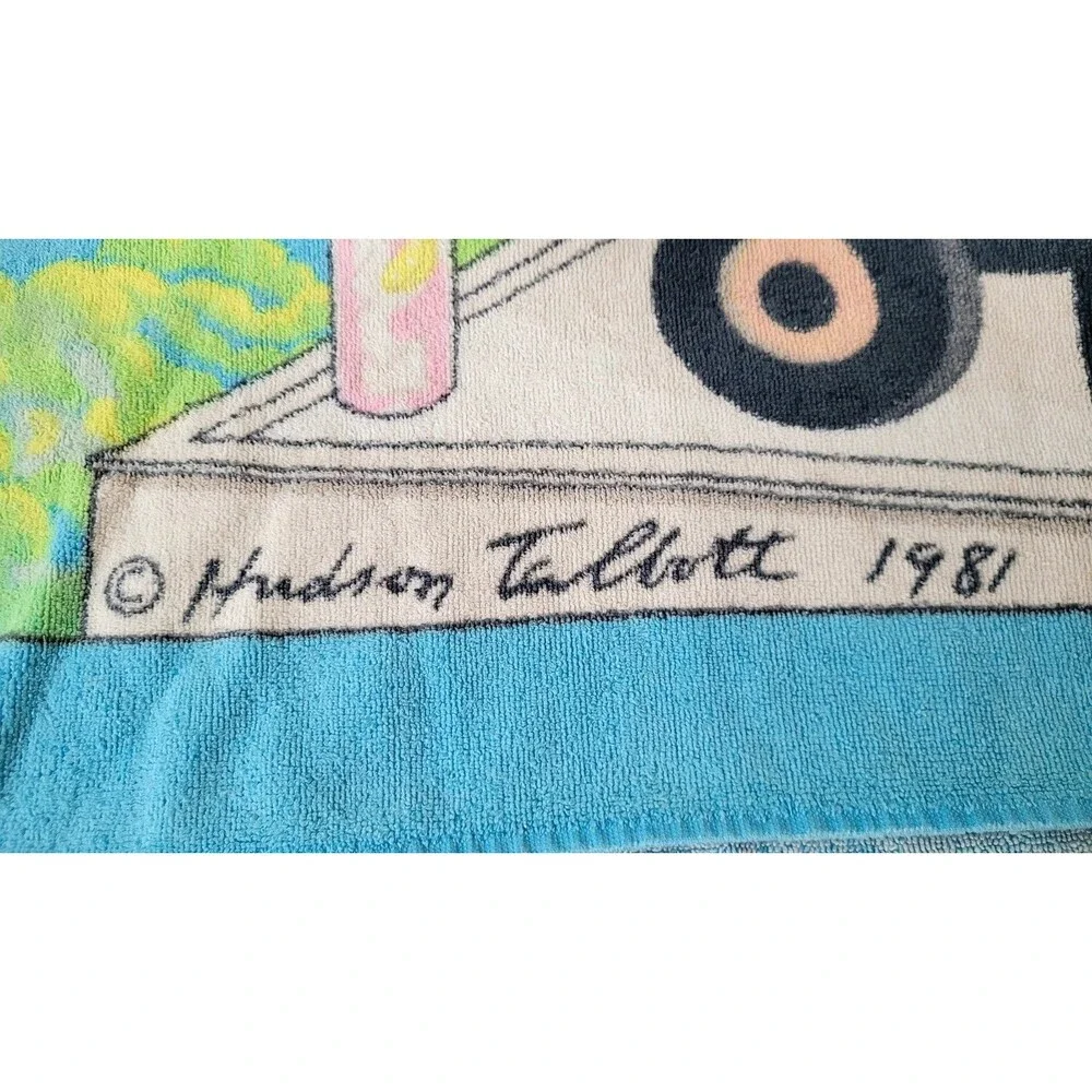 VTG Beach Towel Hudson Talbott Hilasal New York Statue of Liberty Twin Towers